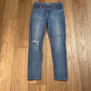 Levi’s high rise skinny jean, waist size 30